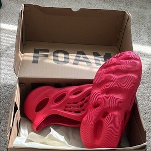 Yeezy Foam RNNRS